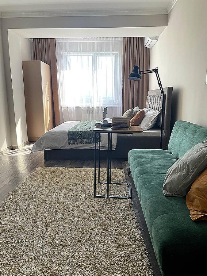 студия тайный сад с шикарным видом на горы Apartment Almaty